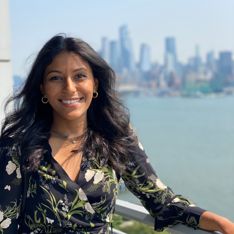 Niyati Desai Jolis
